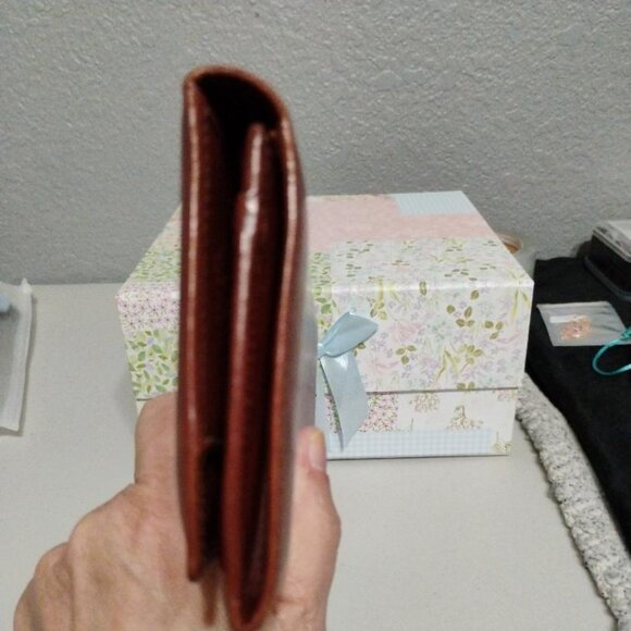 Salvatore Ferragamo Gancini Leather Clip Long Wallet - Picture 6 of 14